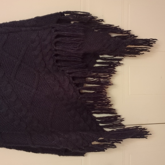 Navy blue knit poncho - Picture 7 of 7